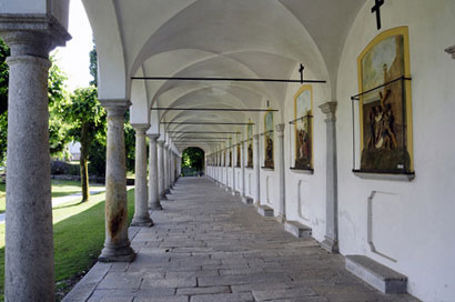 Säulengang auf dem Sacro Monte di Ghiffa