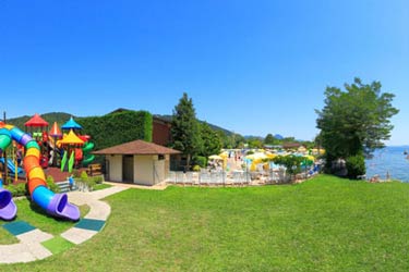 Badewiese auf dem Camping Isolino