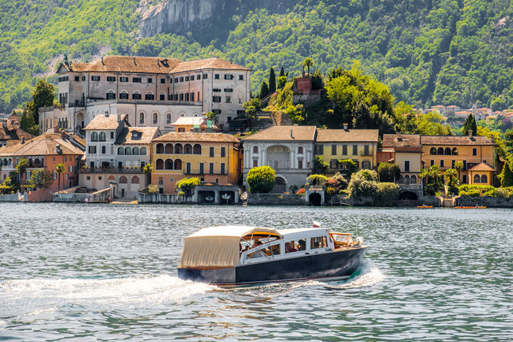 Motorboot auf dem Lago Maggiore