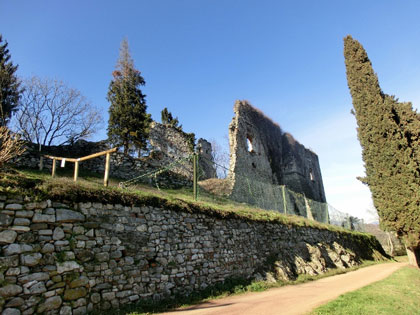 Ruinen der Rocca di Arona