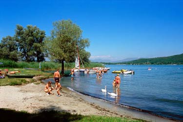 Strand auf dem Camping Village Lago Maggiore