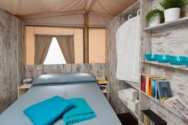 Innenansicht Glamping-Zelt auf dem Camping Village Conca d'Oro