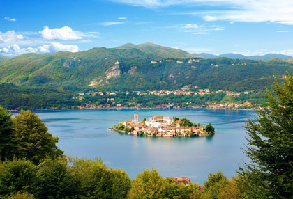 Blick des Ortasees mit der Insel San Giulio