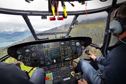 Helikopterflug über dem Lago Maggiore