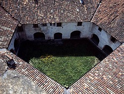 Badia di Ganna (mit Keramikmuseum)