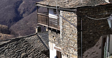 Curiglia con Monteviasco und Wanderung zu den „Mühlen von Piero“