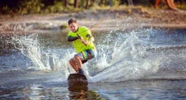 Wasserski und Wakeboard auf dem Lago Maggiore