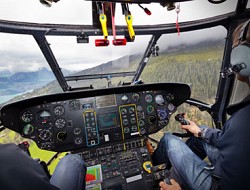 Helikopterflug über dem Lago Maggiore