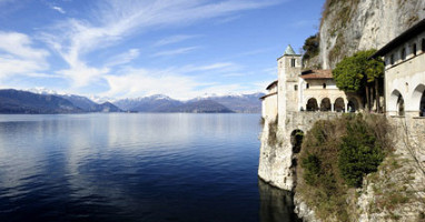 Santa Caterina del Sasso Kloster